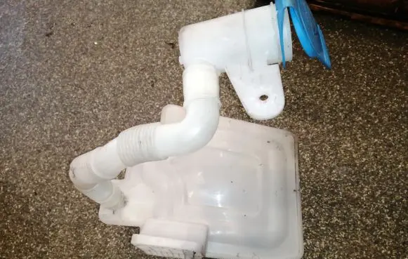 Volkswagen Golf Plus Windshield washer fluid reservoir/tank 1K0955453Q