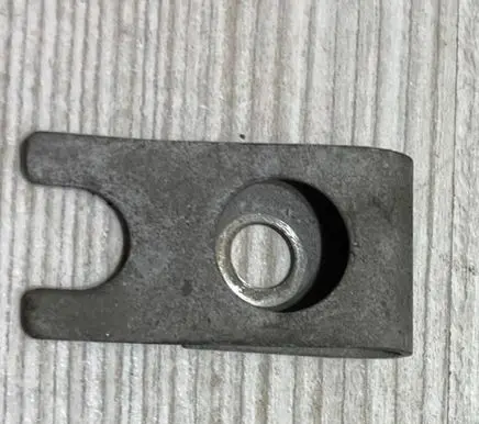 Mercedes-Benz SL R129 Fuel Injector clamp holder
