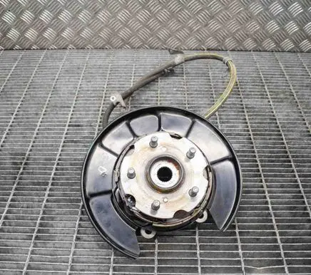 Toyota RAV 4 (XA40) Rear wheel hub