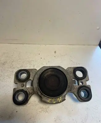Volvo S60 Engine mount bracket 31401307