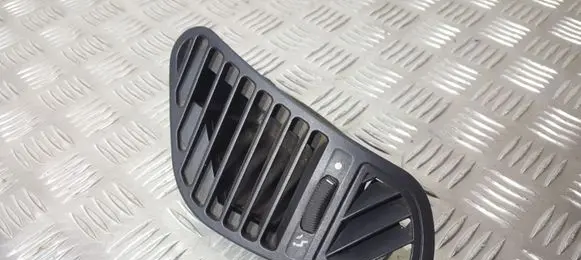 Alfa Romeo 156 Dashboard side air vent grill/cover trim 4640101097