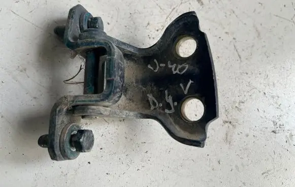 Volvo S40, V40 Rear door upper hinge