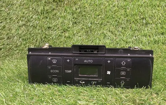 Audi A4 S4 B5 8D Climate control unit 8D0820043M 5HB00790805