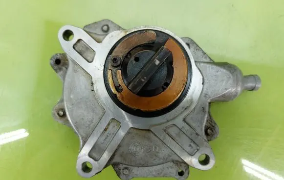 BMW 3 E46 Electric auxiliary coolant/water pump 11667502056