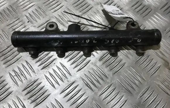 Volvo V50 Fuel main line pipe 9654726280 0431406241