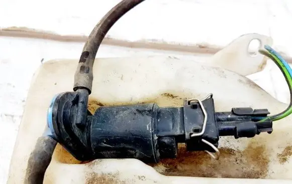 Fiat Croma Windscreen/windshield washer pump