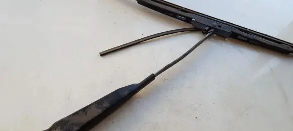 Opel Omega B2 Rear wiper blade arm 90457809