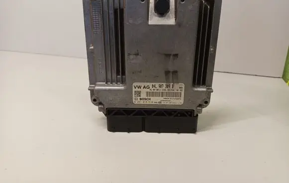 Volkswagen Golf VII Engine control unit/module 04L907309B 0281018510