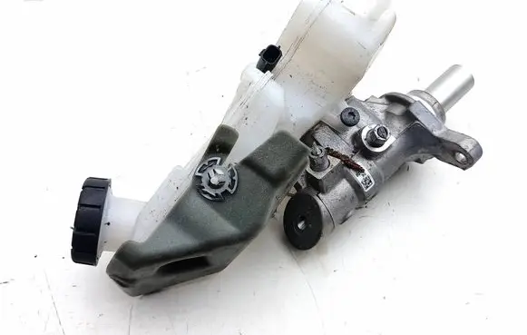 Renault Captur II Master brake cylinder 2CJX54
