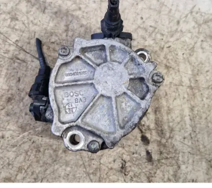 Peugeot 508 Vacuum pump 9804021880