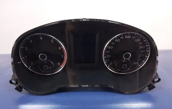 Volkswagen Jetta VI Speedometer (instrument cluster) 5C6920872