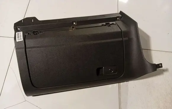 Volkswagen Golf V Glove box 1K1857290