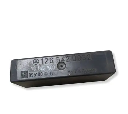 Mercedes-Benz E W124 Light module LCM 1265420032 8951001