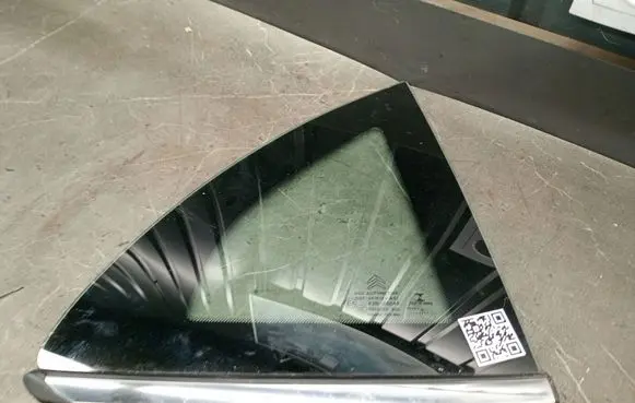 Citroen C3 Rear side window