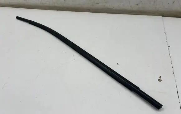 Seat Arona Rear door glass trim molding