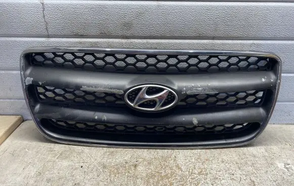 Hyundai Santa Fe Quarter panel pressure vent