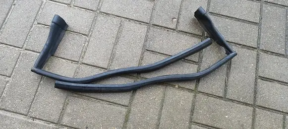 Mercedes-Benz E W212 Engine compartment rubber A2126280598 A2126280098