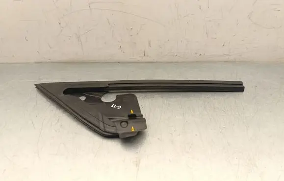 Tesla Model Y Juniper Rubber seal front door (on door) 150006600B