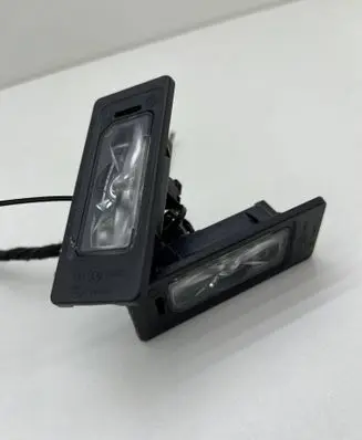 Audi Q3 8U Number plate light 5NA943021