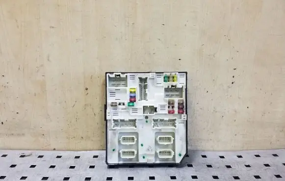Nissan NV400 Fuse module 284B64474R