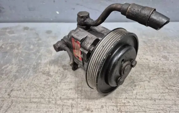 BMW 3 E36 Power steering pump 1141516