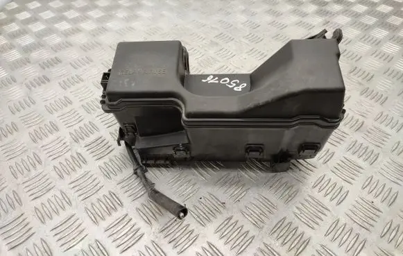 Toyota Aygo AB40 Fuse module 821110HS41