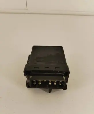 BMW 5 E39 Glow plug pre-heat relay 2246919 816917Z 0158834