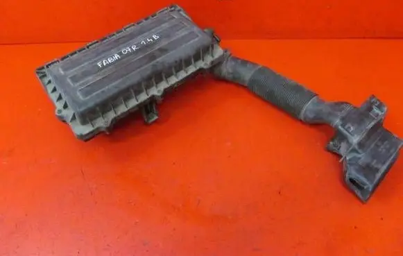 Skoda Fabia Mk1 (6Y) Air filter box 036129611CD 6Q0805971F
