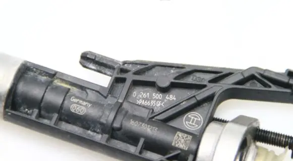 BMW 1 F20 F21 Fuel injector 7639990