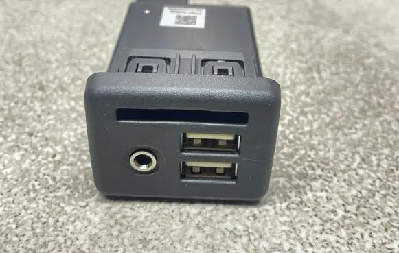 Opel Insignia A USB socket connector 22875066