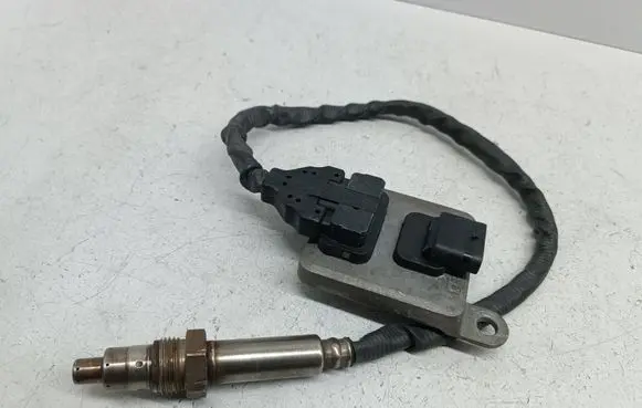 Mercedes-Benz Vito Viano W447 Lambda probe sensor A0009052709 0009052709