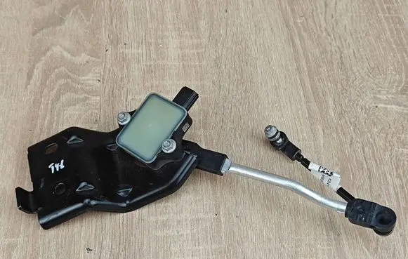 Volkswagen Amarok II Front air suspension height level sensor K2418144037B MB3C5A955BG