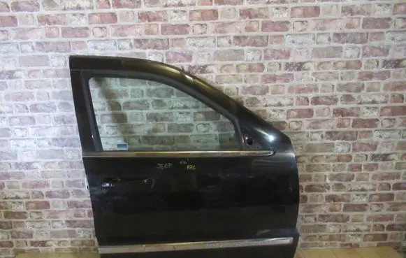 Jeep Grand Cherokee (WK) Front door