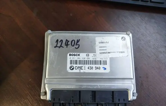 BMW 3 E90 E91 Engine control unit/module 1430940 0261204420