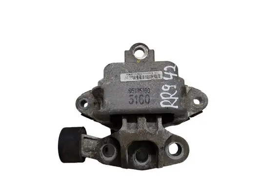Opel Mokka Engine mount bracket 95135160
