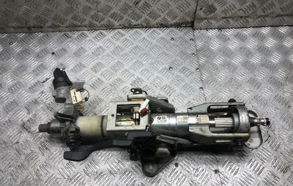 BMW 5 E60 E61 Steering wheel axle 6765860