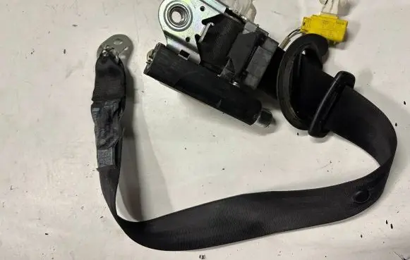 Audi A6 S6 C6 4F Front seatbelt 3C1857705F 33046823 452390