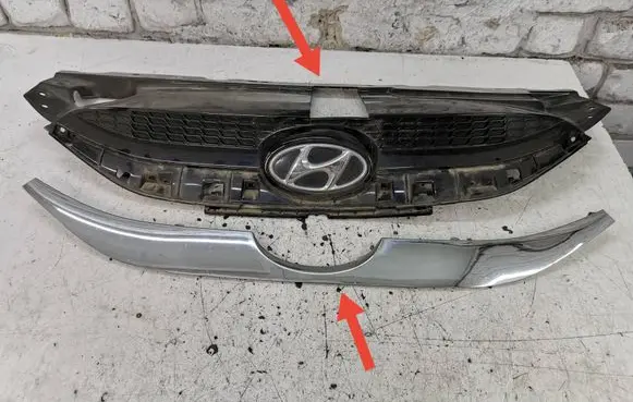 Hyundai ix35 Front bumper upper radiator grill 863522Y000