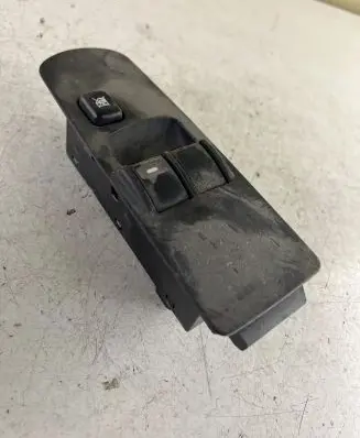 Mitsubishi Colt Electric window control switch 8608A076 C8DD524M 21Z4D1