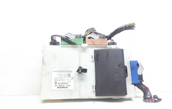 Volvo V70 Fuse module 30765624AE 7G9T14C256FA