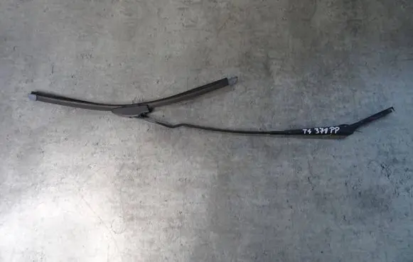 Volkswagen Transporter - Caravelle T4 Front wiper blade arm