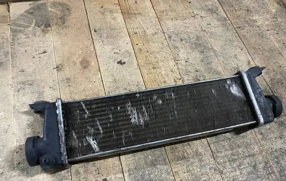 Mercedes-Benz A W169 Intercooler radiator a1685000000 1685000000