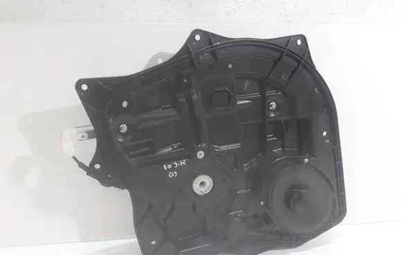Mazda 6 Rear window lifting mechanism without motor