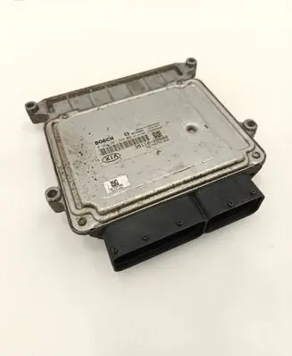 KIA Ceed Engine control unit/module 391102B500 0261201324 1039S20936