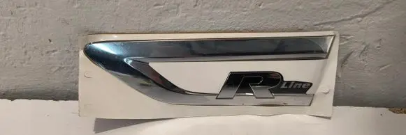 Volkswagen Tiguan Fender model badge letters 5NA853688A