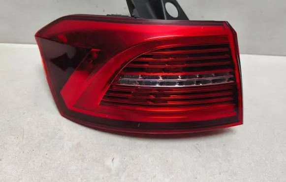 Volkswagen PASSAT B8 Rear/tail lights 3G9945207J