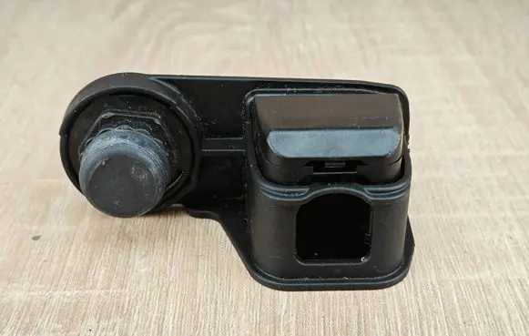 BMW X6 G06 Tailgate check strap stopper 7441962