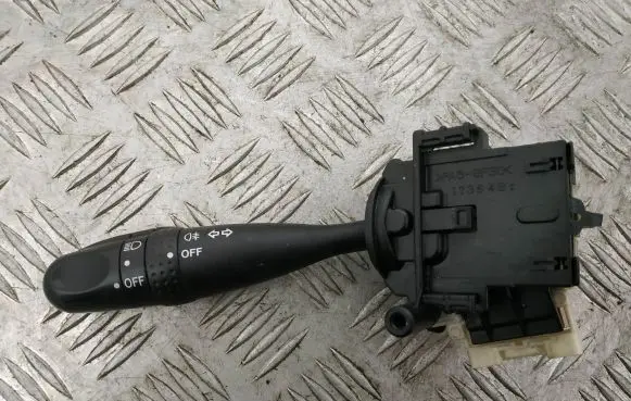 Toyota Corolla Verso E121 Indicator stalk 13010173752 1736482