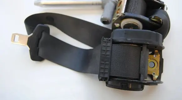 BMW 7 E65 E66 Rear seatbelt 33022029