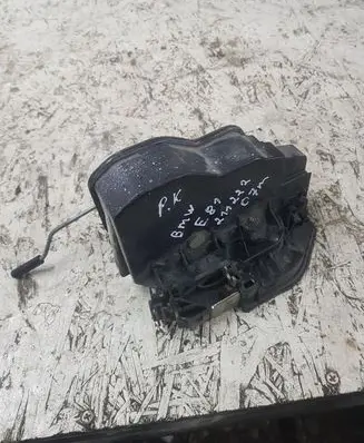 BMW 1 E81 E87 Front door lock 7167077